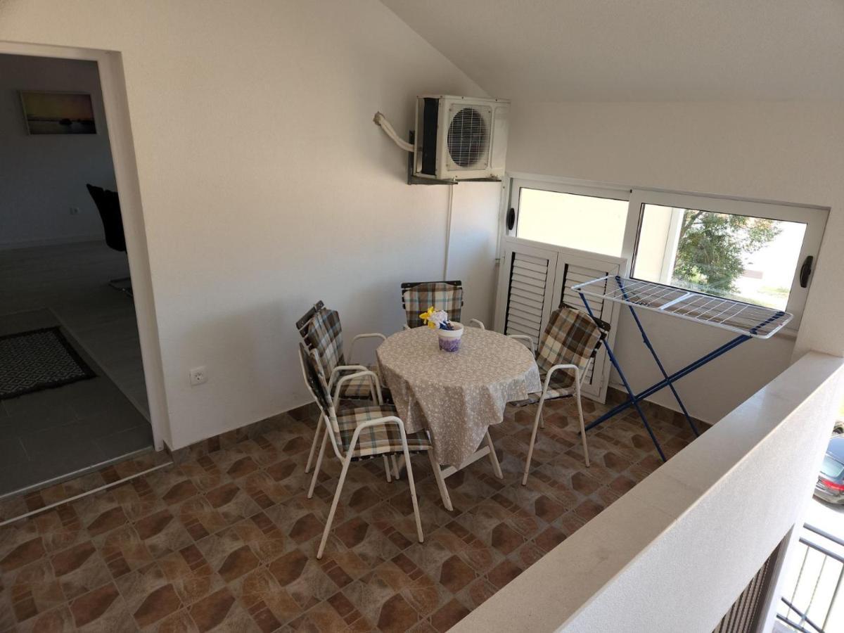 Apartmani Mia Sorajic Petrovac Exterior foto