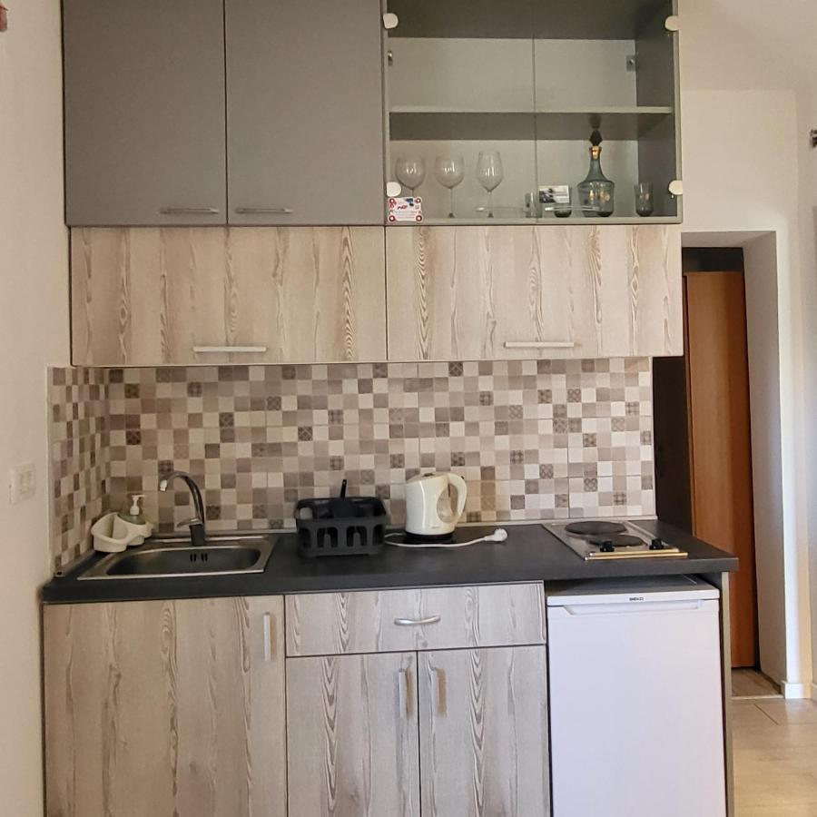 Apartmani Mia Sorajic Petrovac Exterior foto
