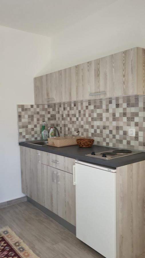 Apartmani Mia Sorajic Petrovac Exterior foto