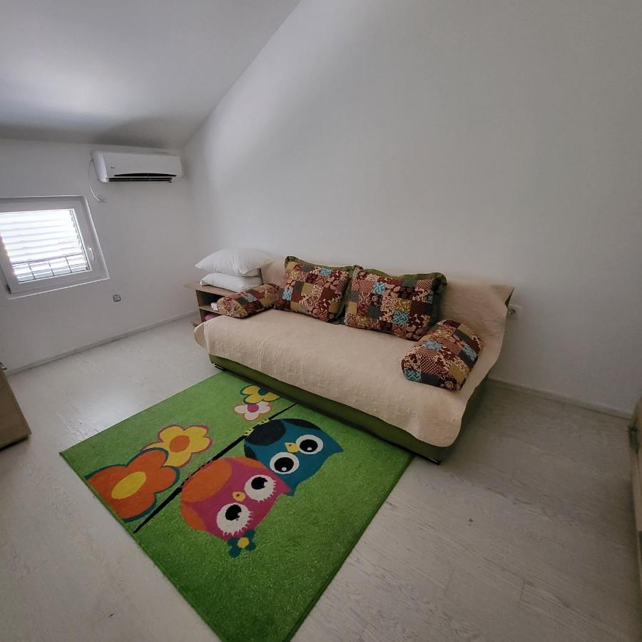 Apartmani Mia Sorajic Petrovac Exterior foto